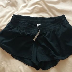 Lululemon seek the heat shorts